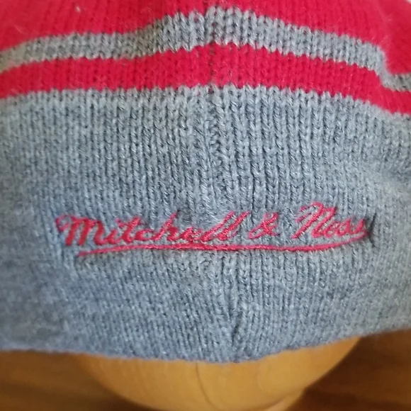 Mitchell & Ness Gray and Red Pom Hat - Picture 4 of 7